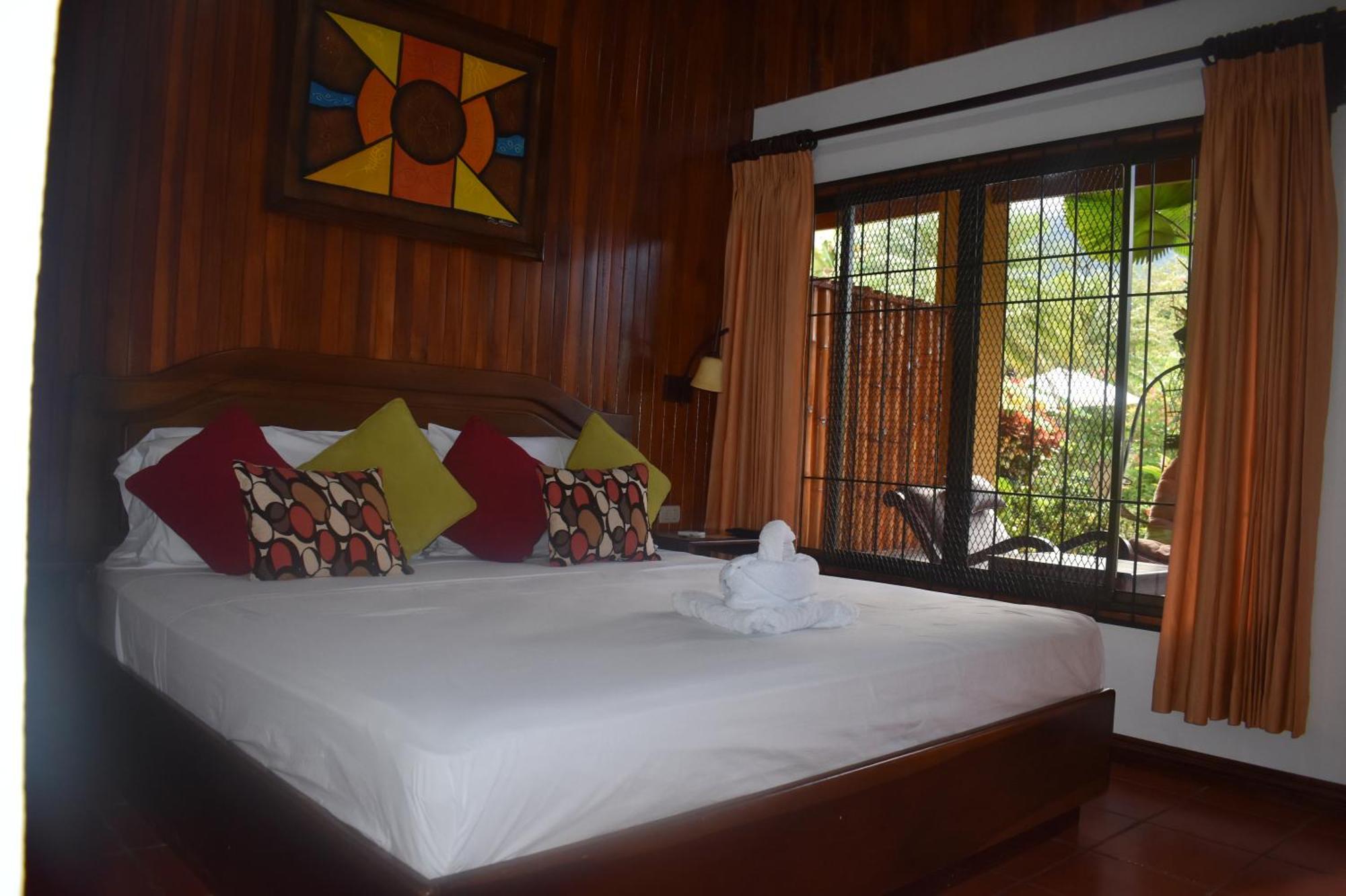 Hotel Roca Negra Del Arenal La Fortuna Kamer foto